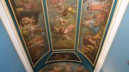 gabinetto blu soffitto