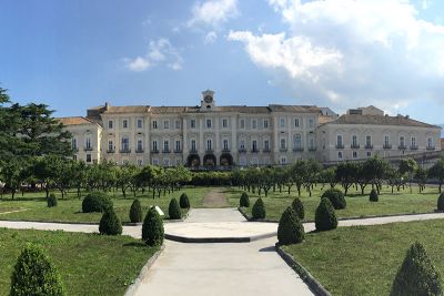reggia portici esedra